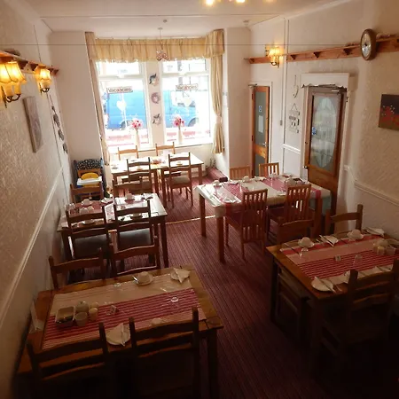 Llanryan Guest House-2